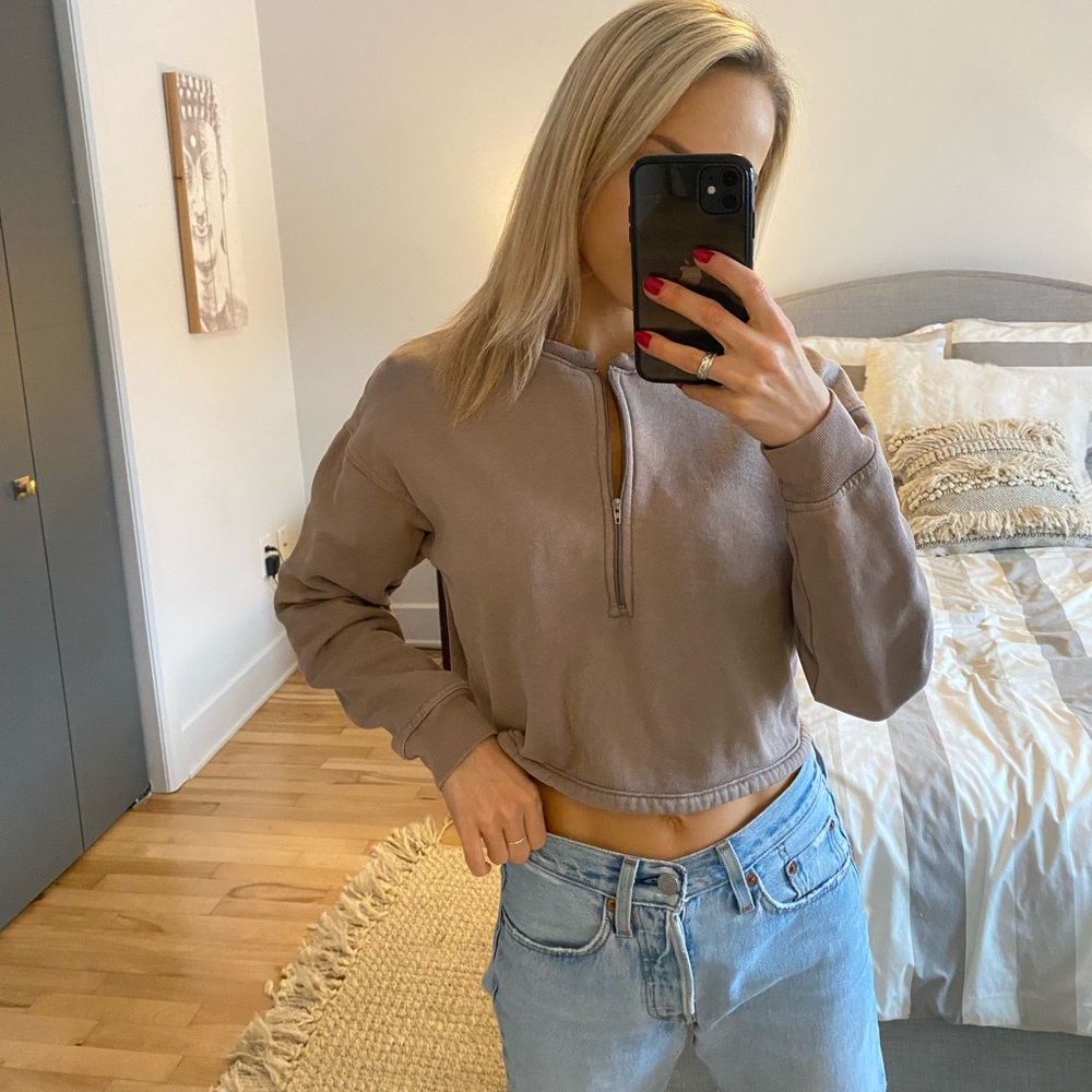 Crop sweater from Urban Outfitter - Picture 2 of 3